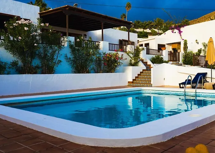 Modern In With Private Pool Vila Nazaret