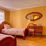 Modern In With Private Pool ヴィラ Nazaret