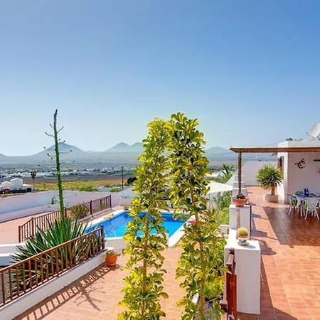 Modern In With Private Pool Nazaret