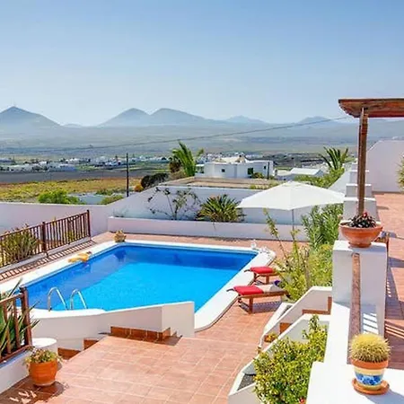 Modern In With Private Pool וילה