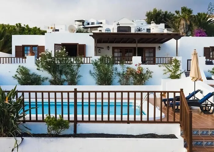 Modern In With Private Pool 빌라 *